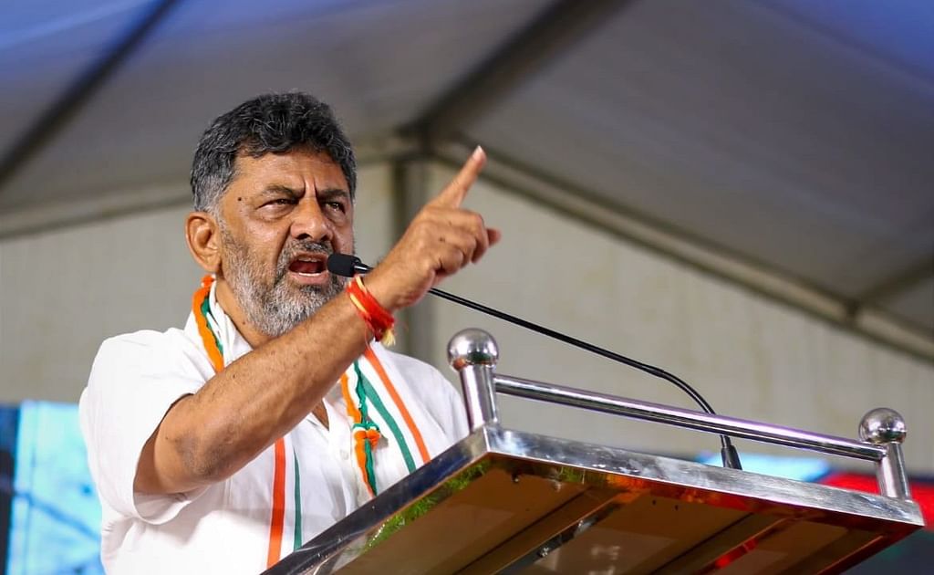 காங்கிரஸ் துணை முதல்வர்டி.கே.சிவக்குமார்.