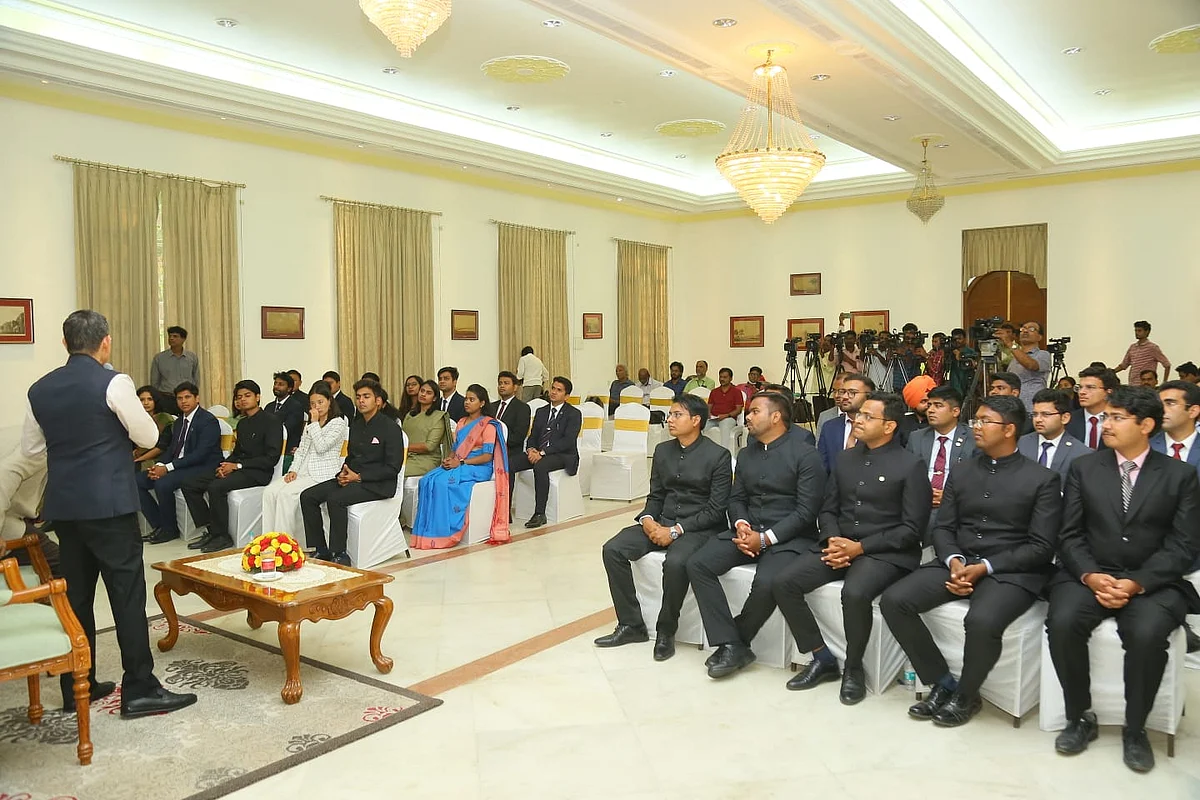 "தமிழின் சிறப்பை பிற பகுதிகள் அறியாதது வருத்தம்; இங்கு பணிபுரிவது ஒரு கற்றல் அனுபவம்" - ஆளுநர் ரவி