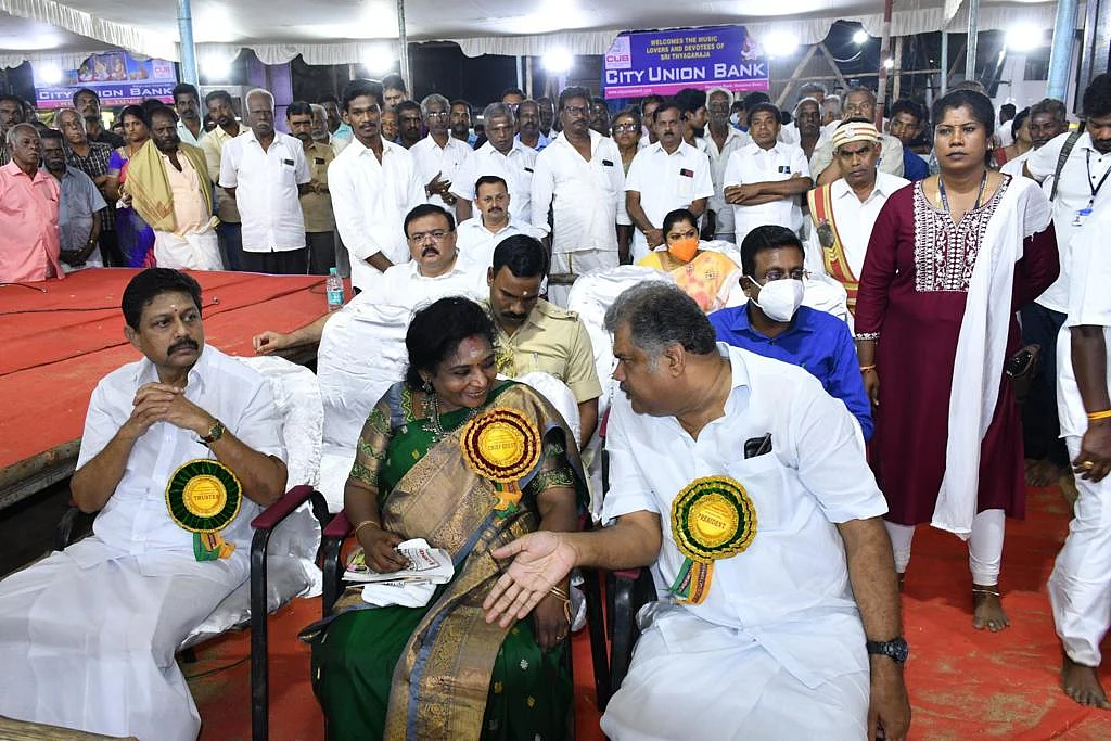 துணைநிலை ஆளுநர் தமிழிசை செளந்தரராஜன், ஜி.கே.வாசன்