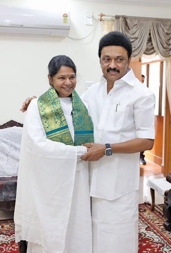 மிஸ்டர் கழுகு: முதல்வராக வாழ்த்தியவர் அண்ணனாக வாழ்த்தவில்லையே...