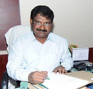 ஷர்மிகா விதிகளை மீறியிருந்தால், மருத்துவராக செயல்படுவாரா - விசாரணை பற்றி கணேஷ் ஐ.ஏ.எஸ் சொல்வதென்ன?