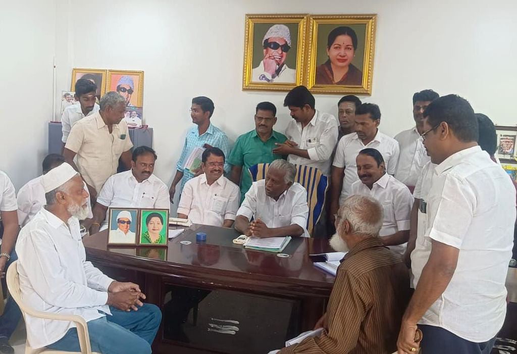 தேர்தல் பணிக்குழு நிர்வாகிகளுடன்.