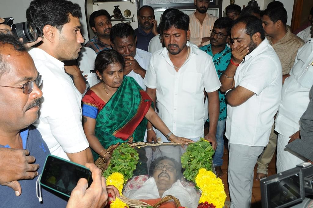 இவிகேஎஸ் இளங்கோவன் மகன் திருமகன் ஈவெரா எம்.எல்.ஏ மாரடைப்பால் காலமானார்!