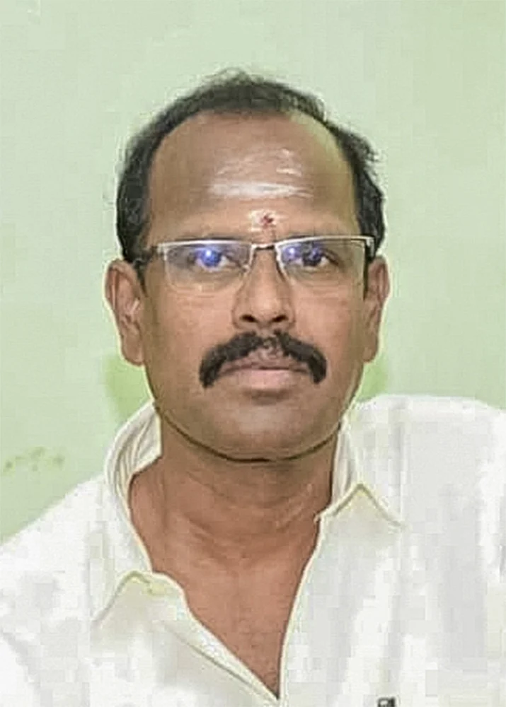இறுகும் பிடி... நெருக்கடியில் ராஜேந்திர பாலாஜி..!