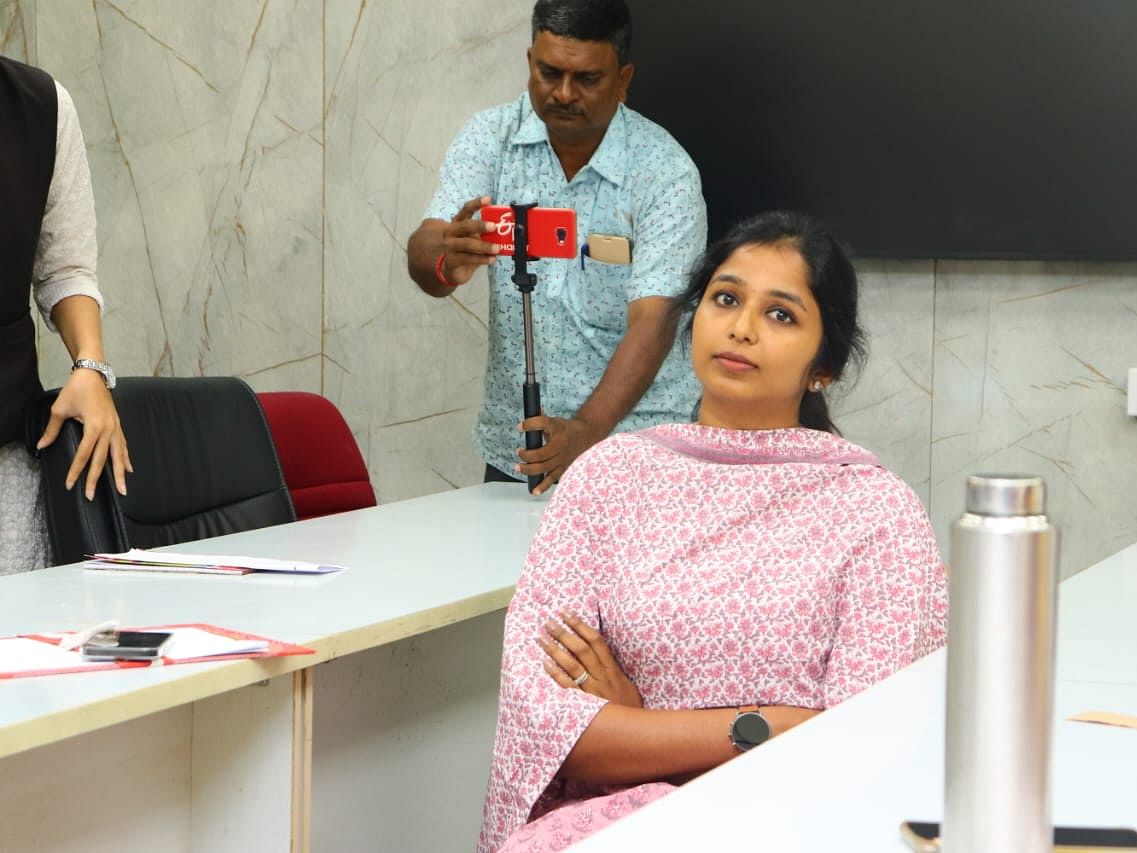 விசாரணைக்கு ஆஜரான ஷர்மிகா; விசாரித்த சித்த மருத்துவ வல்லுநர் குழு சொல்வதென்ன?