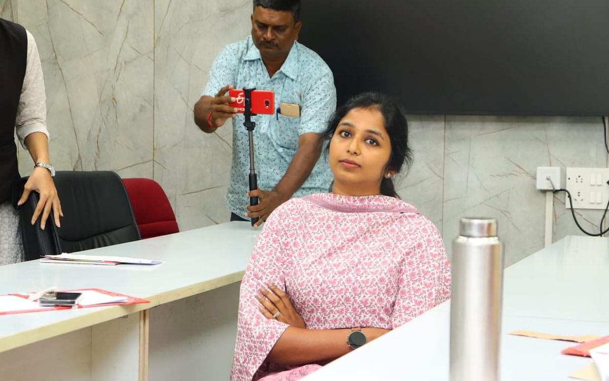 விசாரணைக்கு ஆஜரான ஷர்மிகா; விசாரித்த சித்த மருத்துவ வல்லுநர் குழு சொல்வதென்ன?