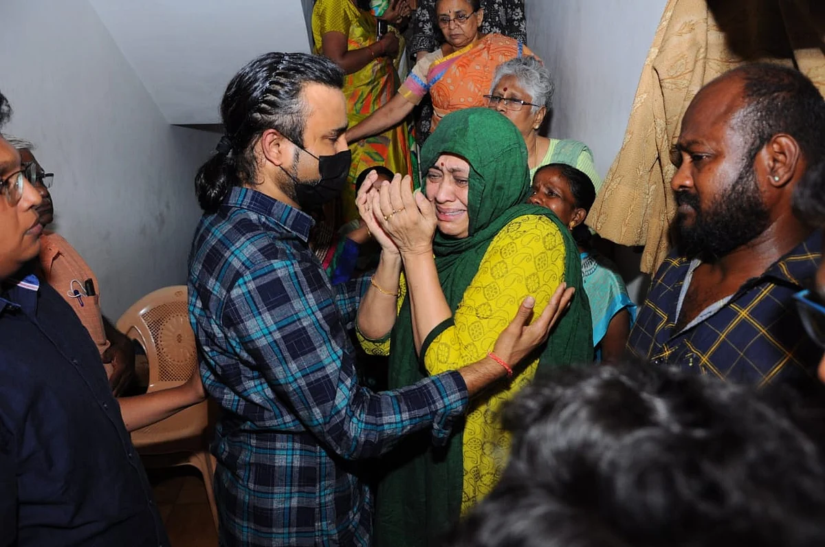 ஈ.வி.கே.எஸ்.இளங்கோவன் மகன் மறைவு; அரசியல் தலைவர்கள் அஞ்சலி!
