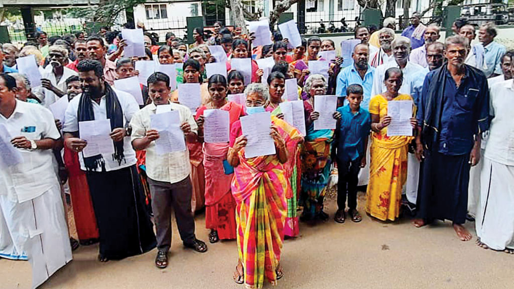ஆட்சியர் அலுவலகம் முற்றுகை