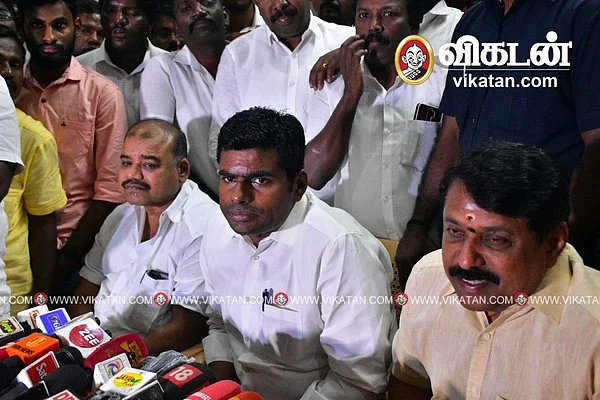 அண்ணாமலையுடன் நயினார் நாகேந்திரன்