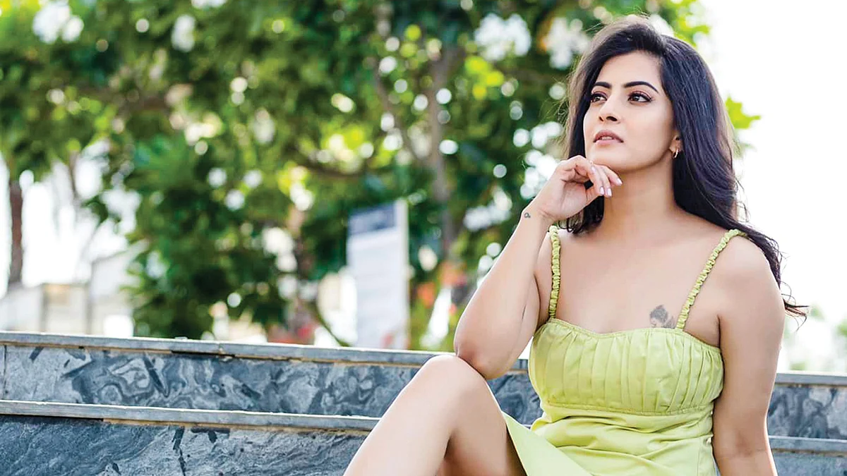 வரலெட்சுமி சரத்குமார்