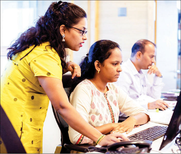 தொல்லை தரும் சீனியர்: கடந்து செல்வதா, முகத்திரையைக் கிழிப்பதா?