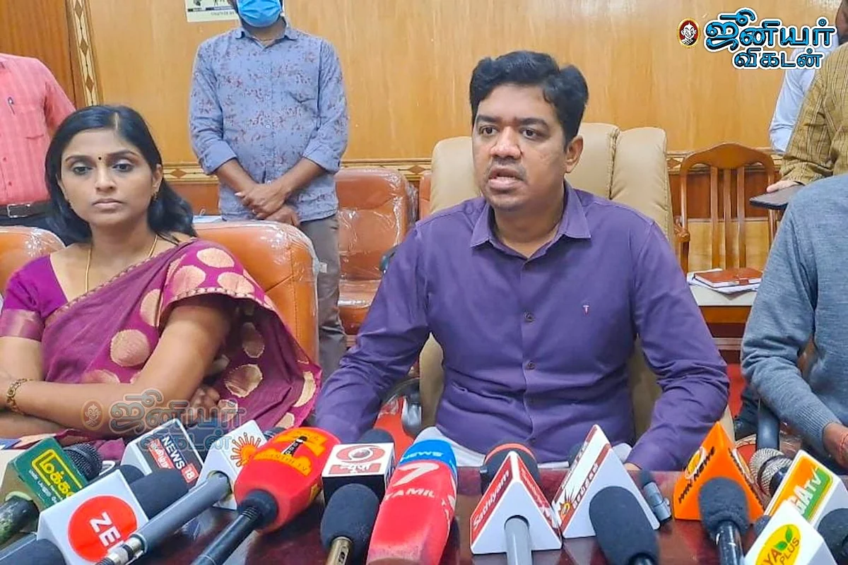 நீலகிரி மாவட்ட ஆட்சியர் அம்ரித்