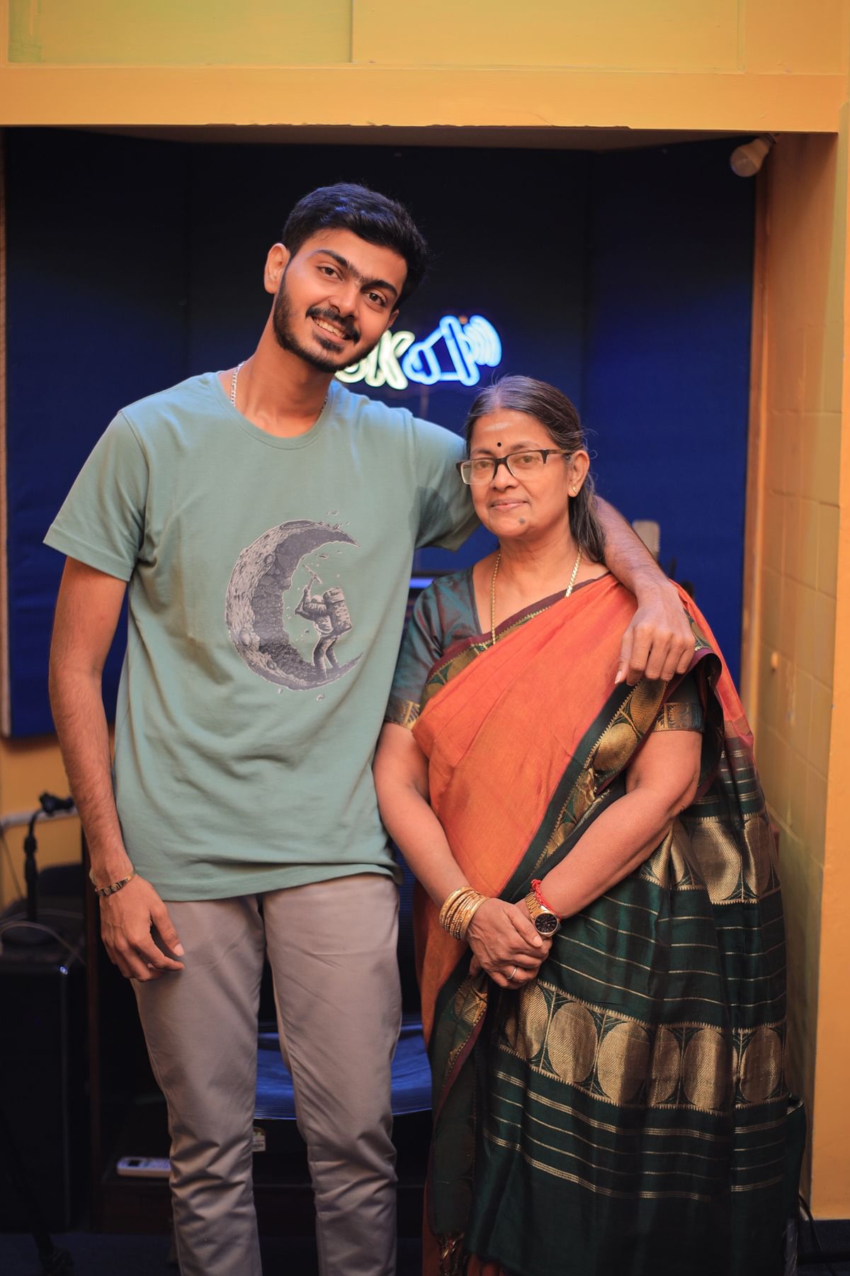 இன்ஸ்டா வைரல் அம்மா - மகன்