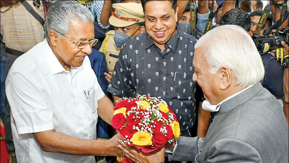 பினராயி விஜயன், ஆரிஃப் முகமது கான்