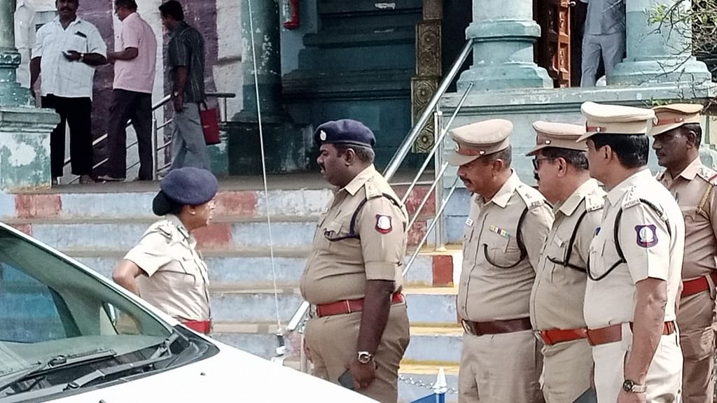 பாதுகாப்பு பணியில் போலீஸார்