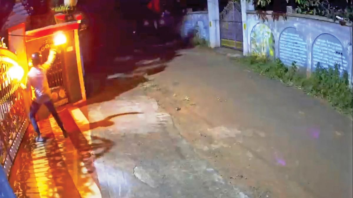 குண்டுவீச்சு