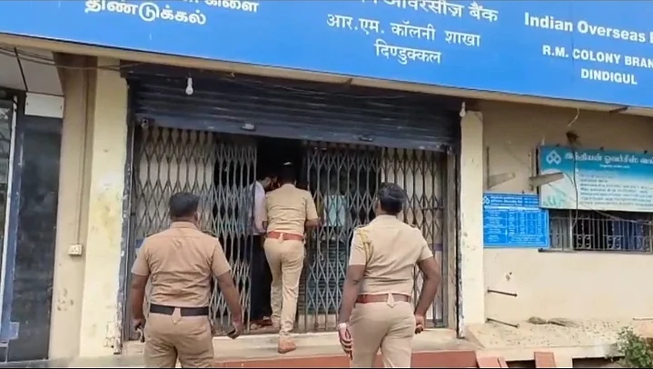 போலீஸார் விசாரணை