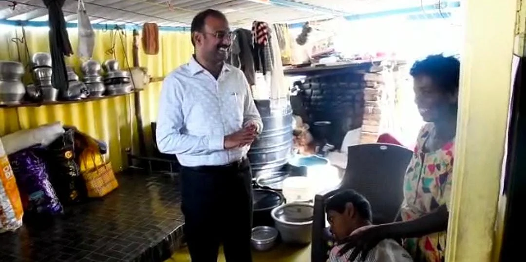 சர்ப்ரைஸ் விசிட் கொடுத்த ஆட்சியர்
