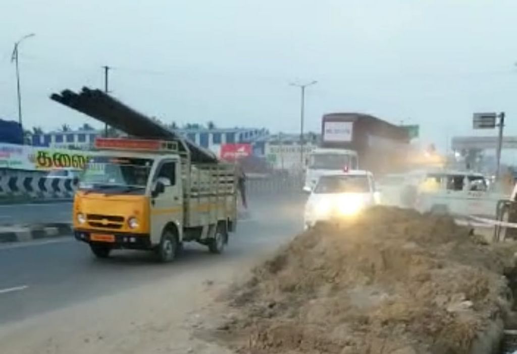 அமைச்சர் உதயநிதி கான்வாய்க்குக் குறுக்கே புகுந்த சரக்கு வாகனம்! - சேலத்தில் பரபரப்பு