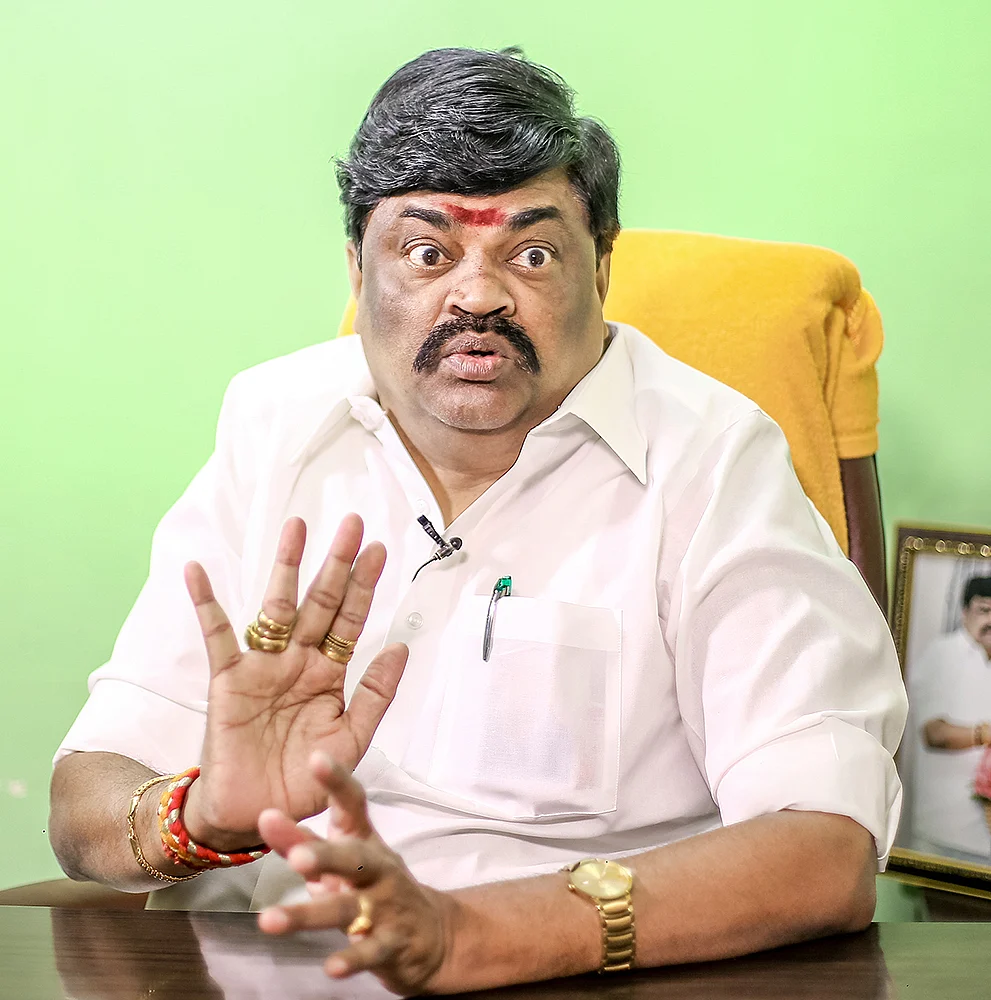 இறுகும் பிடி... நெருக்கடியில் ராஜேந்திர பாலாஜி..!