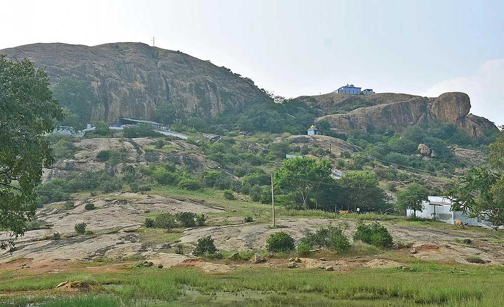 புராதன சின்னங்களுக்கு ‘வேட்டு’ வைக்கும் வெடிமருந்து தொழிற்சாலை?