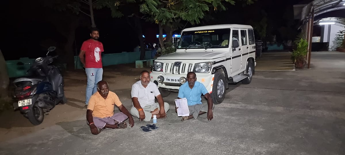 திருப்பூர்: அரசு சிமென்ட் விற்பனையில் முறைகேடு புகார்! - விண்ணப்பித்தவர்கள் போராட்டம்