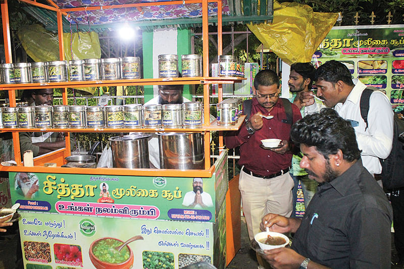 மூலிகை சூப் கடையில்