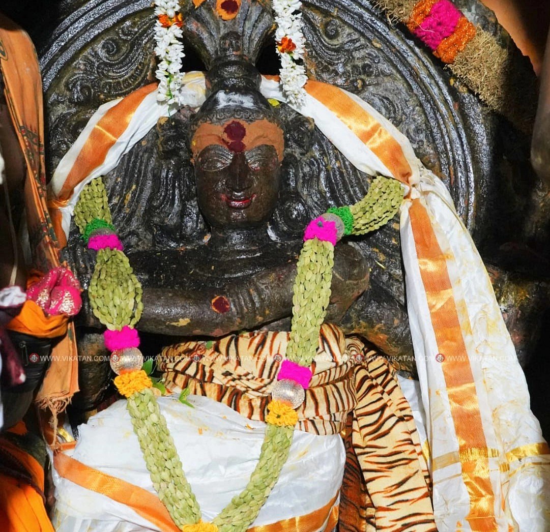 உத்திரகோசமங்கை மங்கள நாதர்சாமி கோயில் ஆருத்ரா தரிசனம்: பச்சை மரகத நடராஜரைக் காணக் குவிந்த பக்தர்கள்!