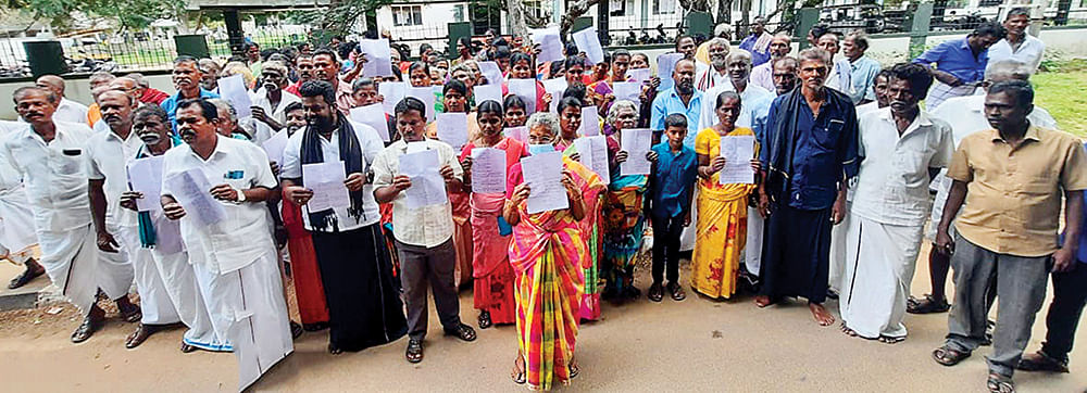 ஜெயிலுக்கு போயும் திருந்தாத போக்சோ தலைமை ஆசிரியர், ஜாமினில் வந்தும் தொல்லை, கிளர்ந்தெழுந்த கிராமம்!