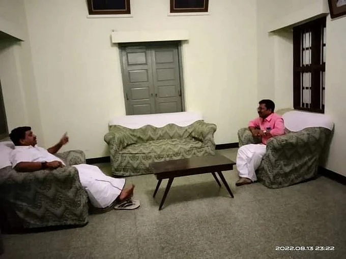 அமைச்சர் பி.டி.ஆருடன் சரவணன்