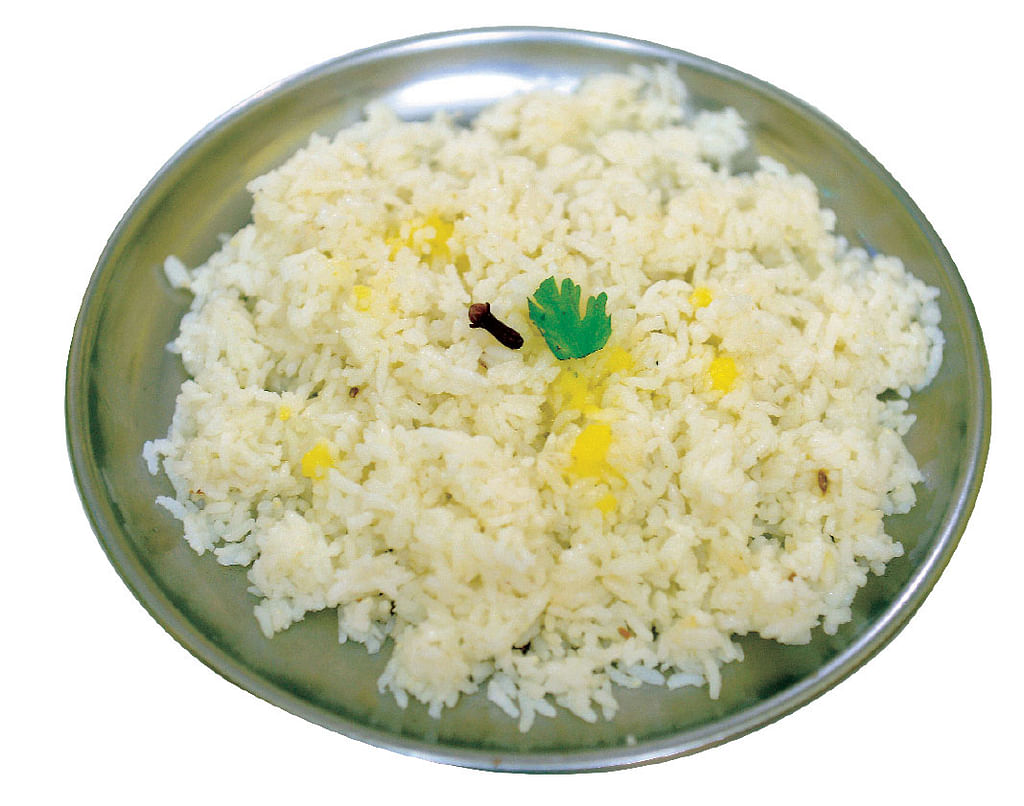 சப்பாத்திக்கு கொத்துக்கறி
அசைவத்தில் அசத்தும்
சிந்தி உணவகம்!