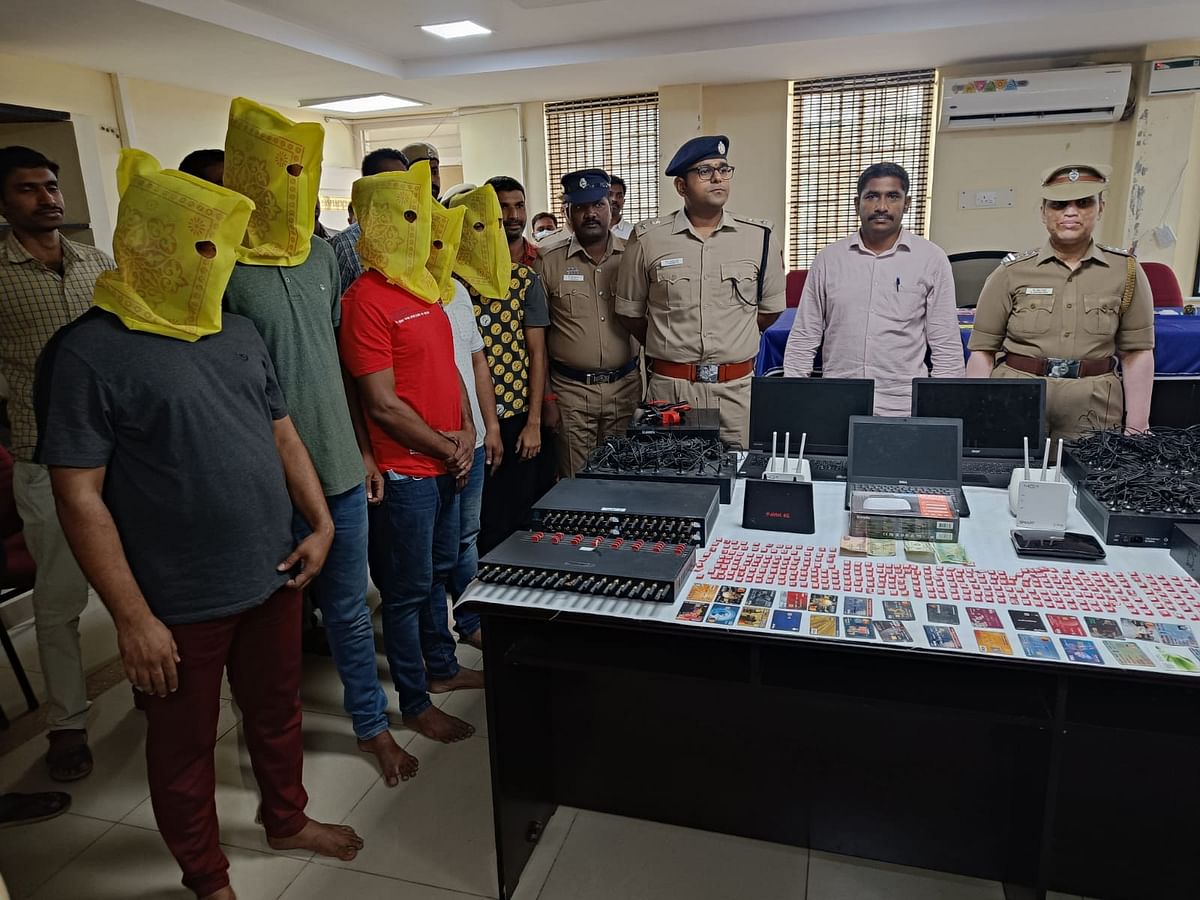 ஆன்லைன் செயலியில் கடன்; இளம்பெண் புகைப்படங்களை ஆபாசமாகச் சித்திரித்து மிரட்டிய கும்பல் கைது