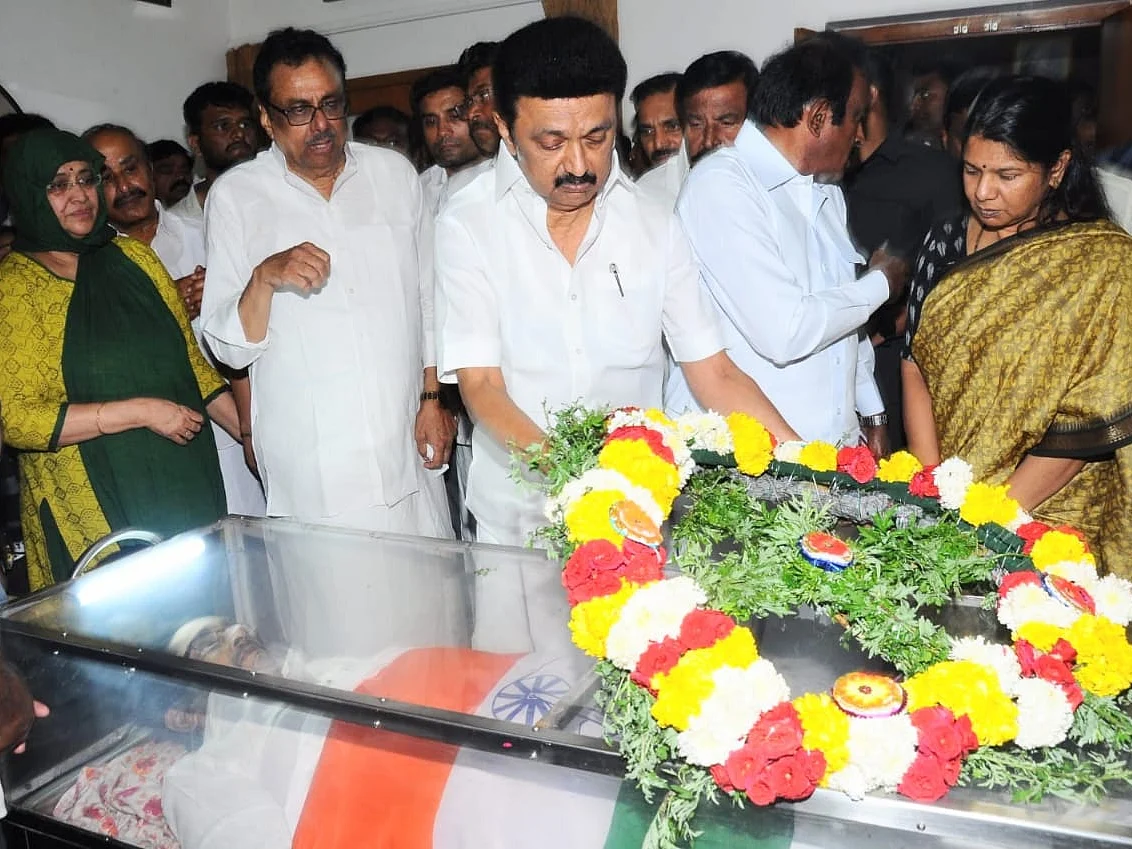 ஈரோடு: மறைந்த எம்.எல்.ஏ திருமகன் ஈ.வெ.ரா-வின் உடலுக்கு முதல்வர் ஸ்டாலின் அஞ்சலி