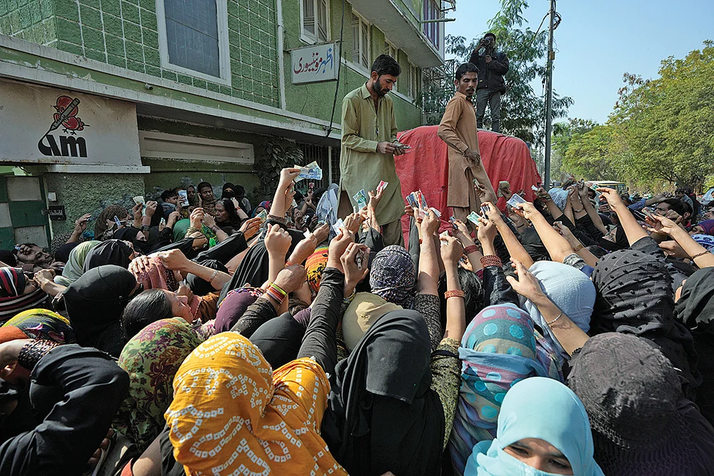 பணவீக்கம், வேலையின்மை, விலைவாசி உயர்வு... திவாலாகும் பாகிஸ்தான்... திண்டாட்டத்தில் மக்கள்!