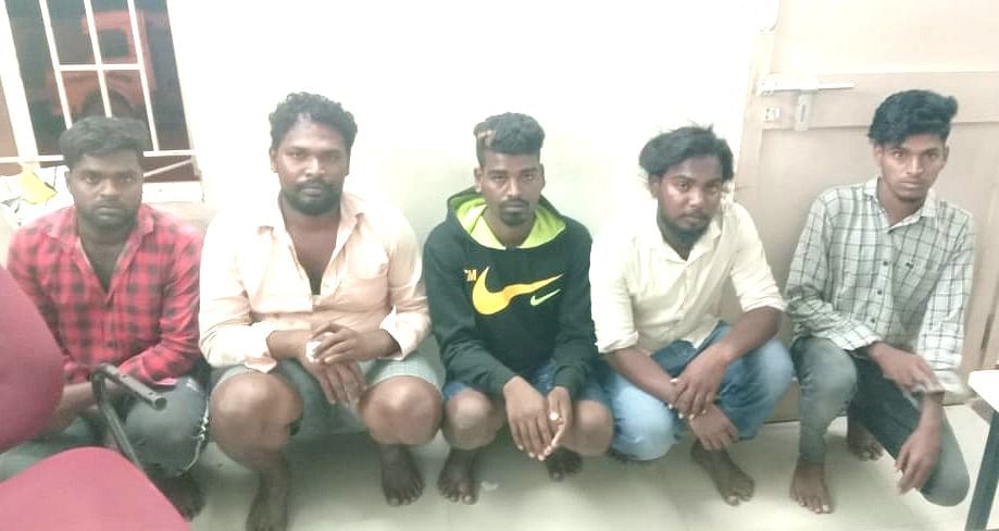 கைதுசெய்யப்பட்ட 5 பேர்