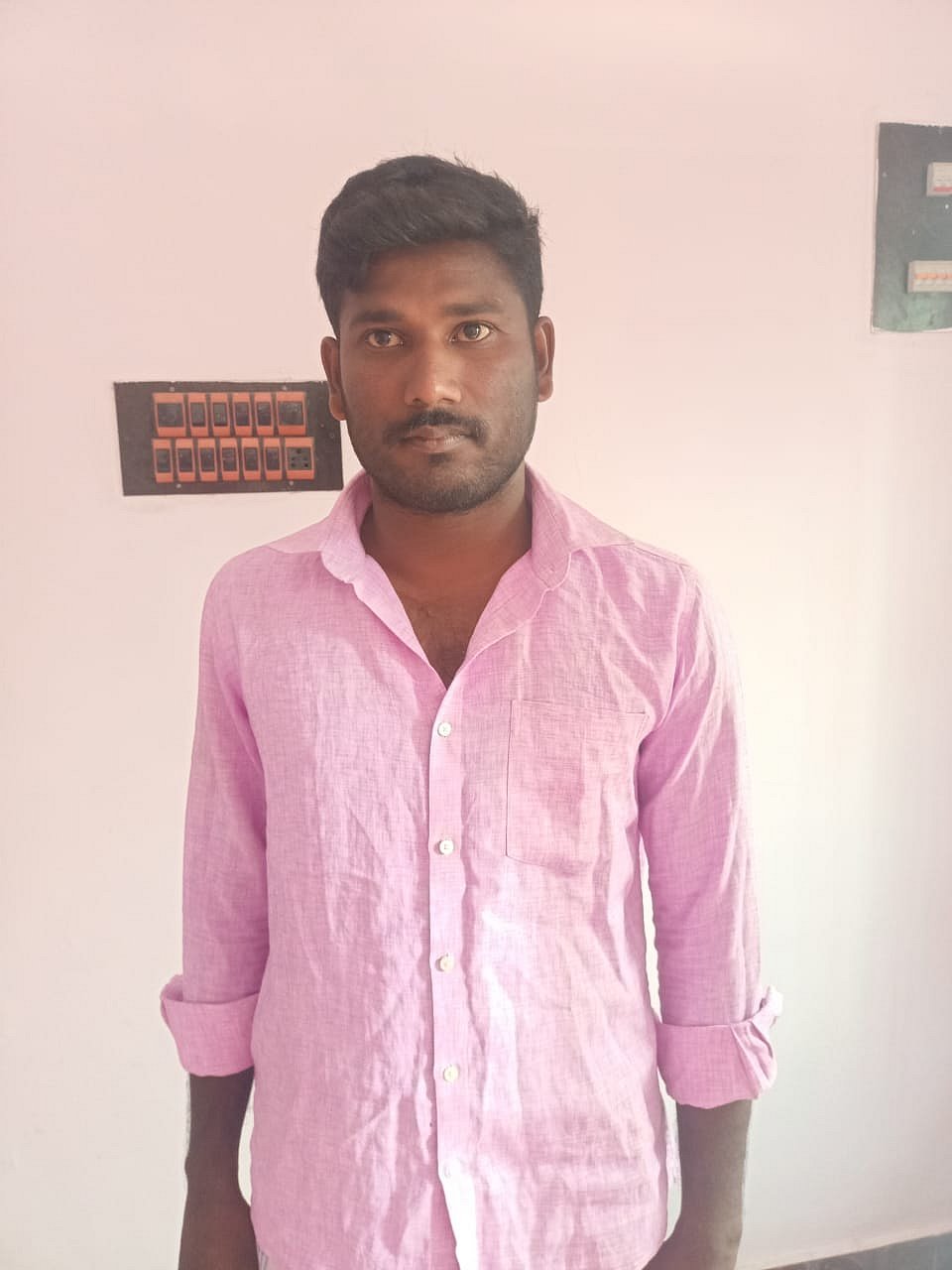 ராமநாதபுரம்: கடைகளில் கள்ள நோட்டுகளை புழக்கத்தில் விட்ட ஊர்க்காவல் படை வீரர்; சிக்கியது எப்படி?