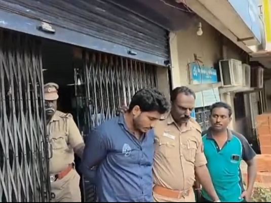 திண்டுக்கல்: ‘துணிவு’ படத்தைப் பார்த்து வங்கியில் கொள்ளையடிக்க முயற்சி... இளைஞர் சிக்கியது எப்படி?