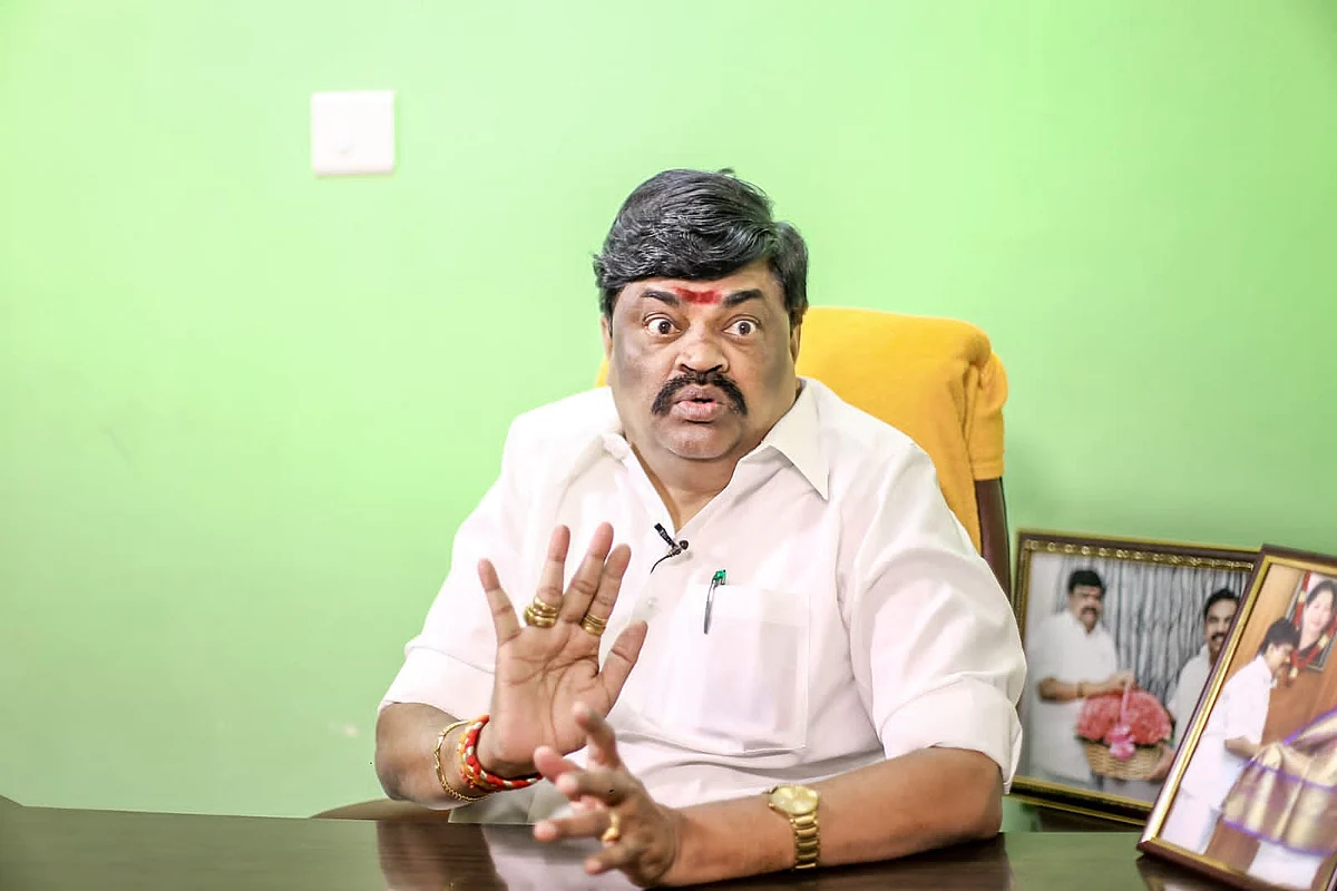 முன்னாள் அமைச்சர் ராஜேந்திர பாலாஜி