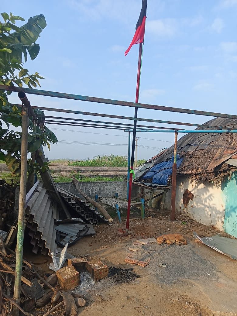 சேலம்: புறம்போக்கு இடம்... `இங்க கட்சி அலுவலகம் வருது’ - மூதாட்டியைத் தாக்கிய திமுக நிர்வாகிகள்