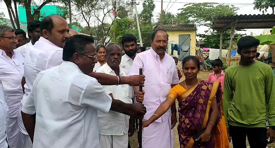 திட்டப் பணிகள் தொடக்க விழாவில் தங்கமணி