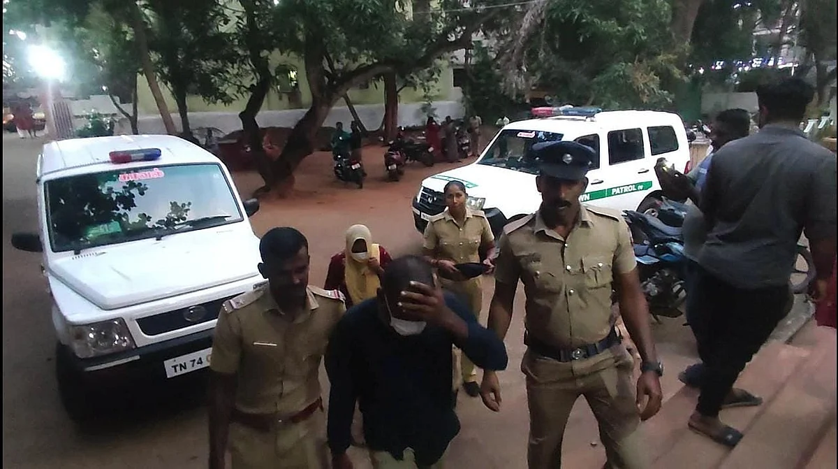 ஜோடியாக சிக்கிய கொள்ளையர்கள்