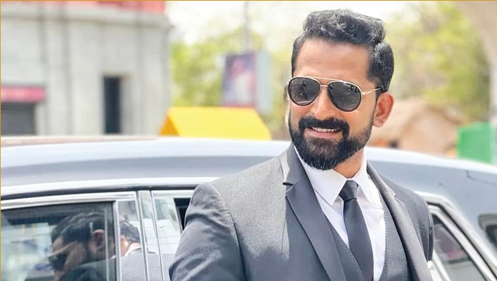 “இன்னும் நூறு படங்களில்கூட அஜித்கிட்ட அடி வாங்க ரெடி!”