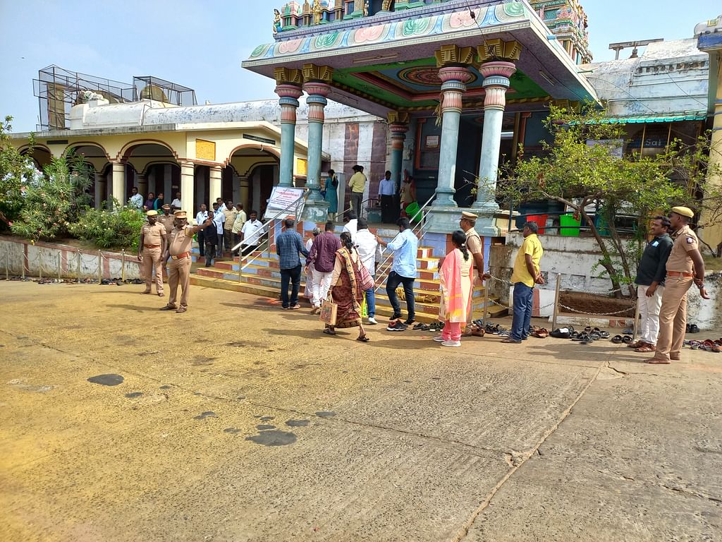 பாதுகாப்பு பணியில் போலீஸார்