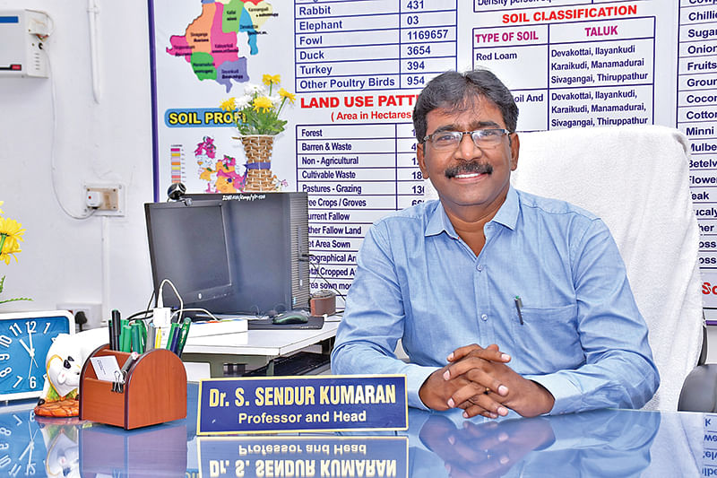 முனைவர் செந்தூர்குமரன்