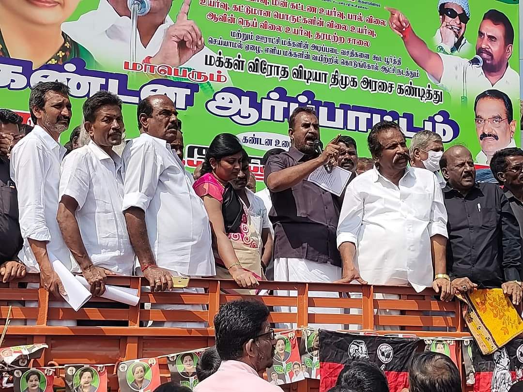 "நாங்க ஆட்சிக்கு வந்தா, வேற மாதிரி இருக்கும்..!" - காவல்துறையை எச்சரிக்கும் வேலுமணி
