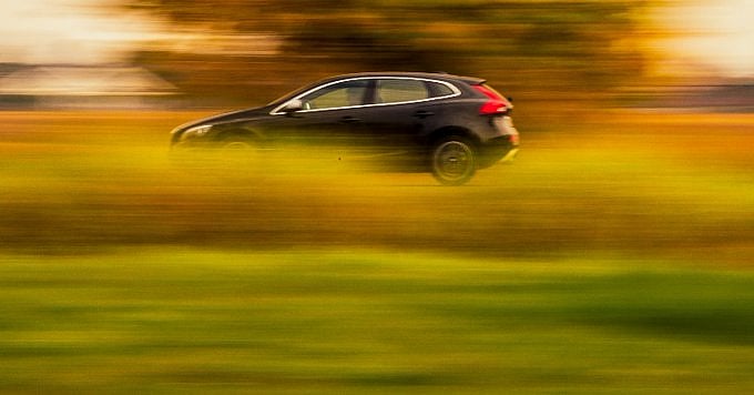 சைக்கிளில் சென்ற 70 வயது முதியவர்; கார் மோதி 8 கி.மீ வரை இழுத்துச் செல்லப்பட்டு பலியான சோகம்..!