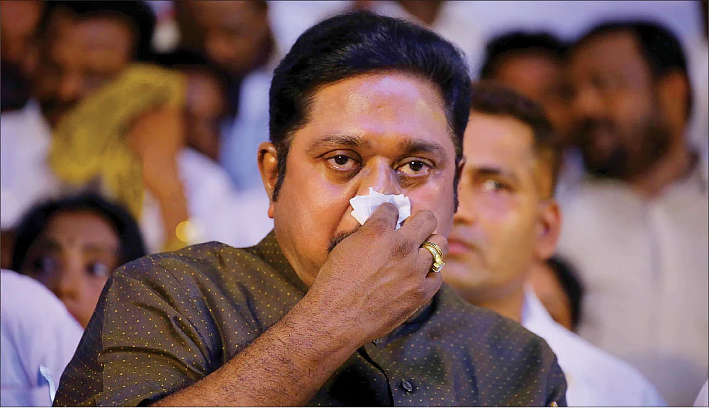 மிஸ்டர் கழுகு: “பேசாம தி.மு.க-வுக்குப் போயிடுங்க...” - அட்வைஸ் கொடுத்த பா.ஜ.க நிர்வாகிகள்!