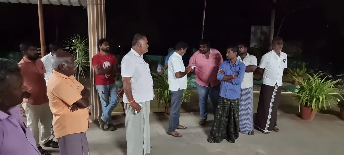 விண்ணப்பித்தவர்கள் போராட்டம்