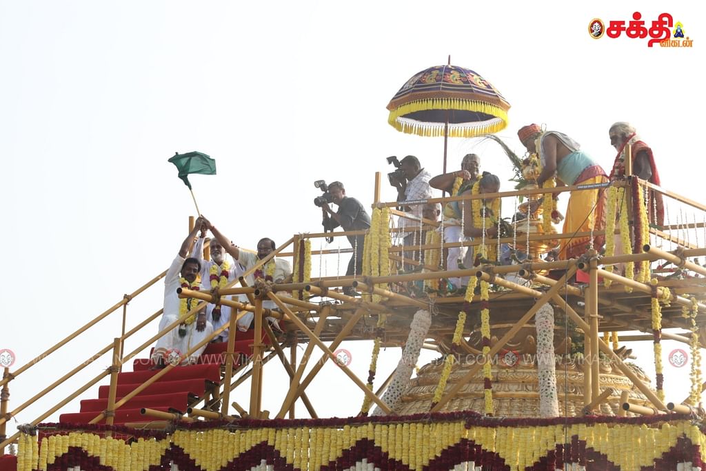 தங்க கோபுரத்தில் அமைச்சர்கள் சேகர் பாபு, சக்கரபாணி, எம்எல்ஏ செந்தில்குமார்