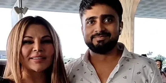 அடில் கானுடன் ராக்கி சாவந்த்